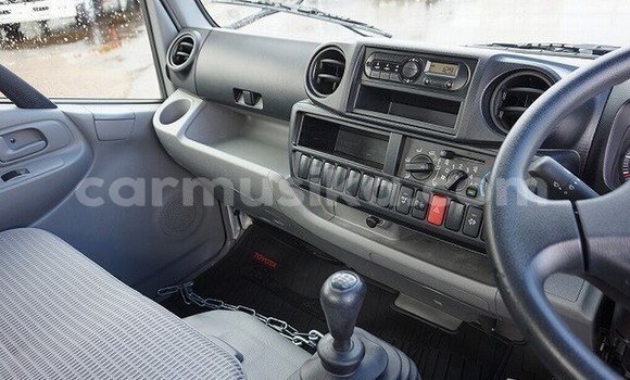 Buy Used Toyota Dyna White Car in Beitbridge in Matabeleland South Buy Used Toyota Dyna White Car in Beitbridge in Matabeleland South