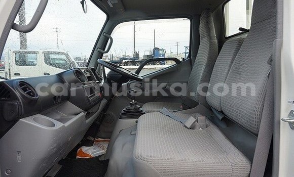 Buy Used Toyota Dyna White Car in Beitbridge in Matabeleland South Buy Used Toyota Dyna White Car in Beitbridge in Matabeleland South