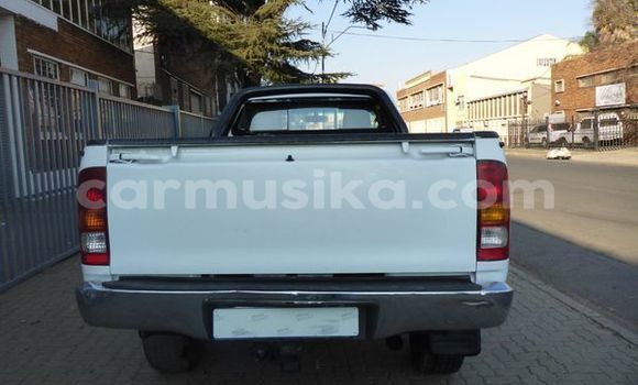 Buy Used Toyota Hilux White Car in Beitbridge in Matabeleland South Buy Used Toyota Hilux White Car in Beitbridge in Matabeleland South