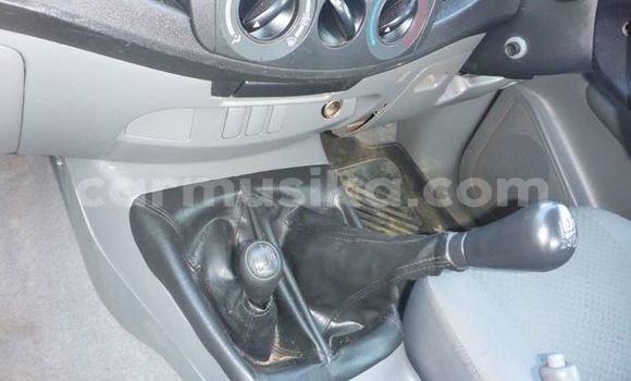 Buy Used Toyota Hilux White Car in Beitbridge in Matabeleland South Buy Used Toyota Hilux White Car in Beitbridge in Matabeleland South