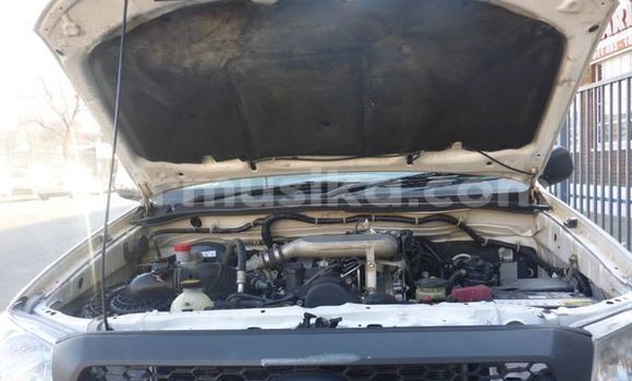 Buy Used Toyota Hilux White Car in Beitbridge in Matabeleland South Buy Used Toyota Hilux White Car in Beitbridge in Matabeleland South