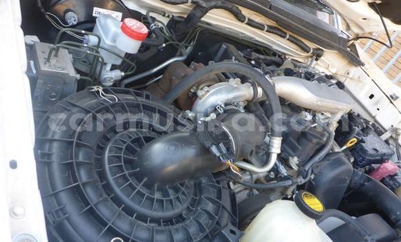 Buy Used Toyota Hilux White Car in Beitbridge in Matabeleland South Buy Used Toyota Hilux White Car in Beitbridge in Matabeleland South