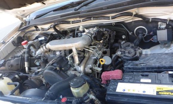 Buy Used Toyota Hilux White Car in Beitbridge in Matabeleland South Buy Used Toyota Hilux White Car in Beitbridge in Matabeleland South