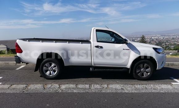Acheter Occasion Voiture Toyota Hilux Blanc à Beitbridge, Matabeleland South Acheter Occasion Voiture Toyota Hilux Blanc à Beitbridge, Matabeleland South