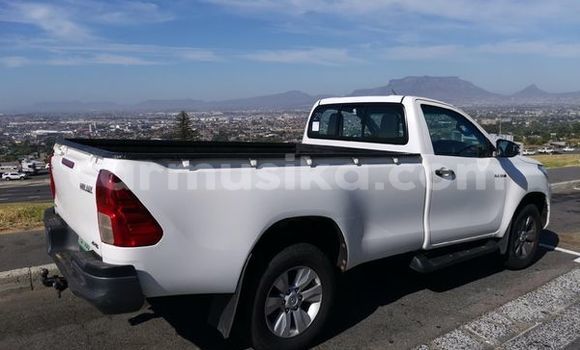 Acheter Occasion Voiture Toyota Hilux Blanc à Beitbridge, Matabeleland South Acheter Occasion Voiture Toyota Hilux Blanc à Beitbridge, Matabeleland South