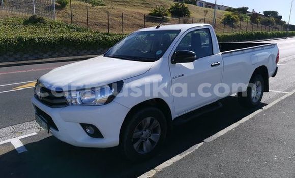 Acheter Occasion Voiture Toyota Hilux Blanc à Beitbridge, Matabeleland South Acheter Occasion Voiture Toyota Hilux Blanc à Beitbridge, Matabeleland South