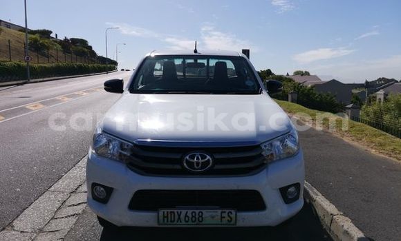 Acheter Occasion Voiture Toyota Hilux Blanc à Beitbridge, Matabeleland South Acheter Occasion Voiture Toyota Hilux Blanc à Beitbridge, Matabeleland South