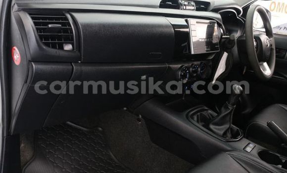 Acheter Occasion Voiture Toyota Hilux Blanc à Beitbridge, Matabeleland South Acheter Occasion Voiture Toyota Hilux Blanc à Beitbridge, Matabeleland South