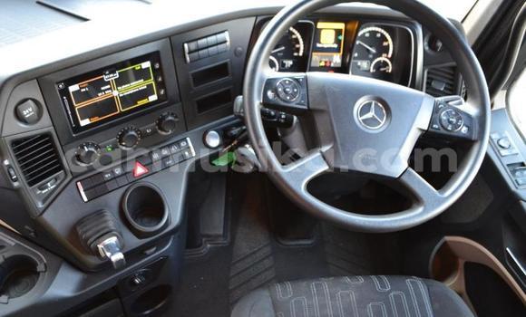 Acheter Occasion Utilitaire Mercedes‒Benz 2644 Blanc à Beitbridge, Matabeleland South Acheter Occasion Utilitaire Mercedes‒Benz 2644 Blanc à Beitbridge, Matabeleland South