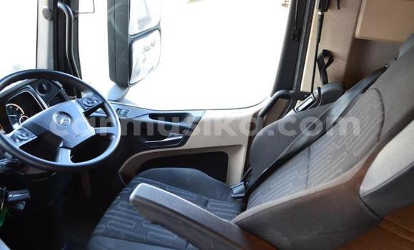 Acheter Occasion Utilitaire Mercedes‒Benz 2644 Blanc à Beitbridge, Matabeleland South Acheter Occasion Utilitaire Mercedes‒Benz 2644 Blanc à Beitbridge, Matabeleland South