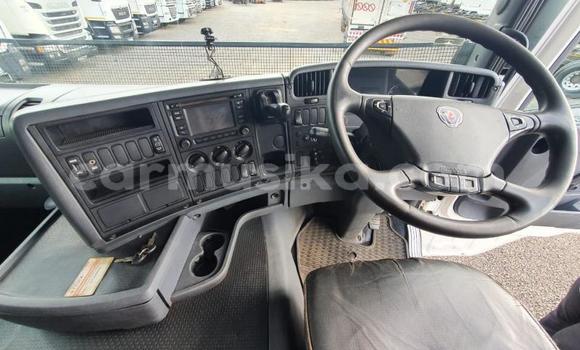 Nunua Ilio tumika Scania R420 Nyeupe Lori ndani ya Beitbridge nchini Matabeleland Kusini Nunua Ilio tumika Scania R420 Nyeupe Lori ndani ya Beitbridge nchini Matabeleland Kusini