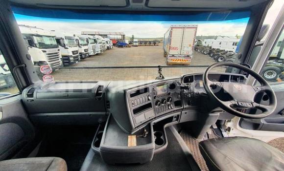 Nunua Ilio tumika Scania R420 Nyeupe Lori ndani ya Beitbridge nchini Matabeleland Kusini Nunua Ilio tumika Scania R420 Nyeupe Lori ndani ya Beitbridge nchini Matabeleland Kusini