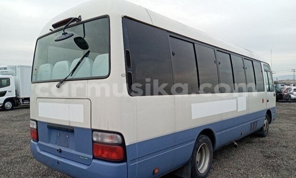 Tenga Tsaru Toyota Coaster Bhuruu Mota in Beitbridge in Matabeleland South Tenga Tsaru Toyota Coaster Bhuruu Mota in Beitbridge in Matabeleland South