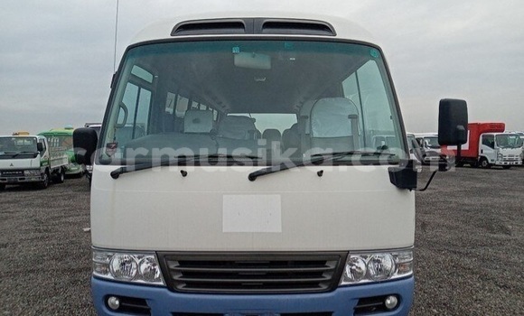 Tenga Tsaru Toyota Coaster Bhuruu Mota in Beitbridge in Matabeleland South Tenga Tsaru Toyota Coaster Bhuruu Mota in Beitbridge in Matabeleland South