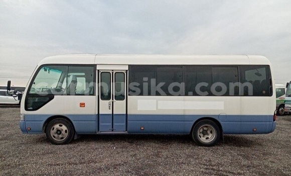 Tenga Tsaru Toyota Coaster Bhuruu Mota in Beitbridge in Matabeleland South Tenga Tsaru Toyota Coaster Bhuruu Mota in Beitbridge in Matabeleland South