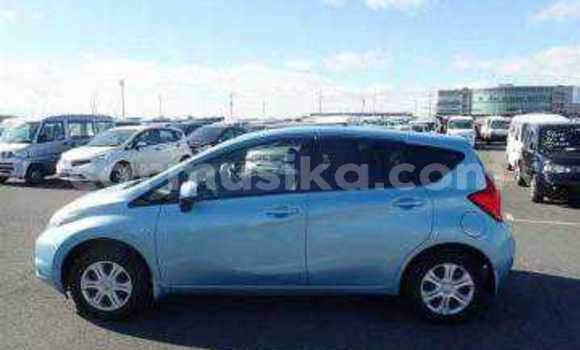 Buy Used Nissan Note Blue Car in Beitbridge in Matabeleland South Buy Used Nissan Note Blue Car in Beitbridge in Matabeleland South