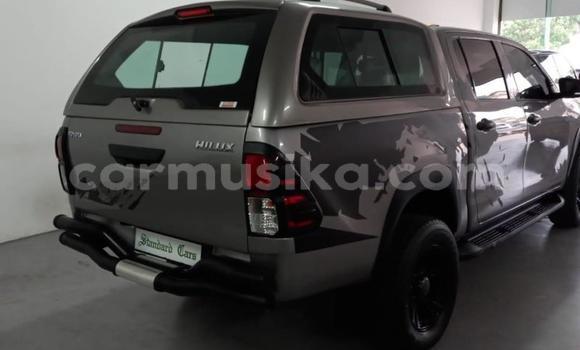 Buy Used Toyota Hilux Silver Car in Beitbridge in Matabeleland South