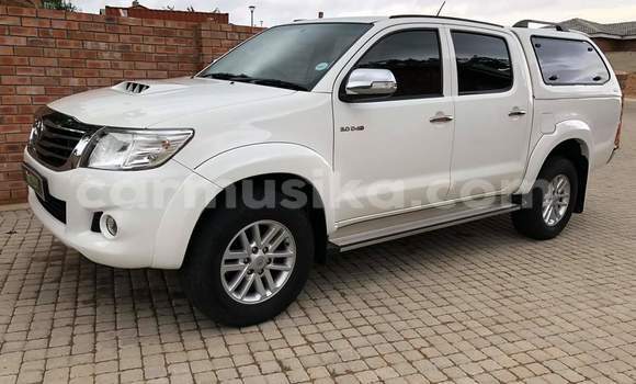 Acheter Occasion Voiture Toyota Hilux Blanc à Beitbridge, Matabeleland South Acheter Occasion Voiture Toyota Hilux Blanc à Beitbridge, Matabeleland South