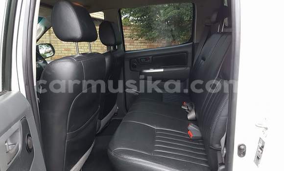 Acheter Occasion Voiture Toyota Hilux Blanc à Beitbridge, Matabeleland South Acheter Occasion Voiture Toyota Hilux Blanc à Beitbridge, Matabeleland South