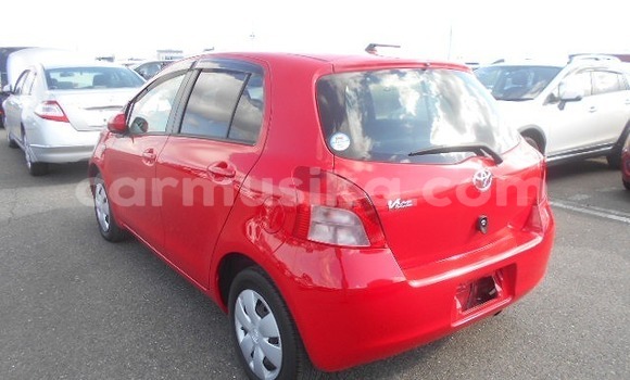 Acheter Occasion Voiture Toyota Vitz Rouge à Beitbridge, Matabeleland South Acheter Occasion Voiture Toyota Vitz Rouge à Beitbridge, Matabeleland South