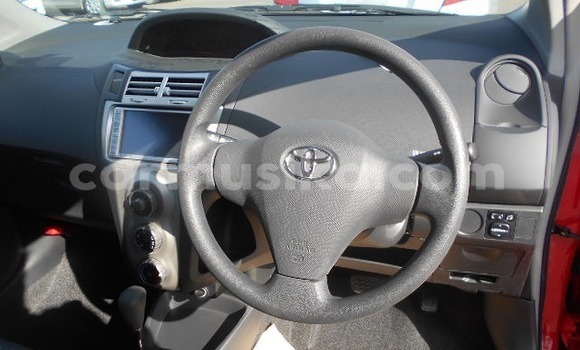 Acheter Occasion Voiture Toyota Vitz Rouge à Beitbridge, Matabeleland South Acheter Occasion Voiture Toyota Vitz Rouge à Beitbridge, Matabeleland South