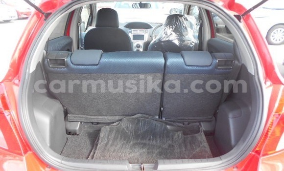 Acheter Occasion Voiture Toyota Vitz Rouge à Beitbridge, Matabeleland South Acheter Occasion Voiture Toyota Vitz Rouge à Beitbridge, Matabeleland South