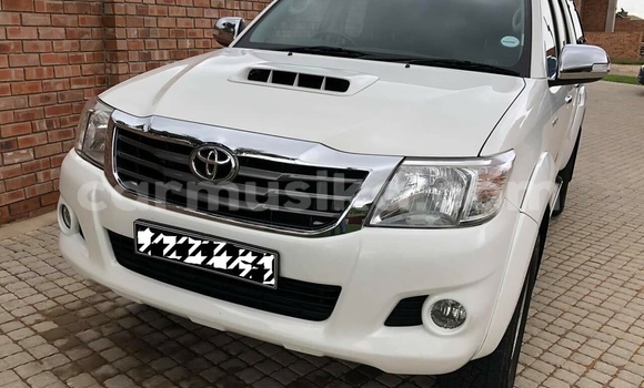 Acheter Occasion Voiture Toyota Hilux Blanc à Beitbridge, Matabeleland South Acheter Occasion Voiture Toyota Hilux Blanc à Beitbridge, Matabeleland South