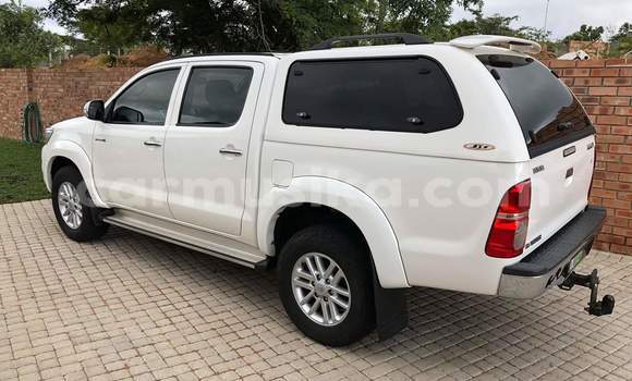 Acheter Occasion Voiture Toyota Hilux Blanc à Beitbridge, Matabeleland South Acheter Occasion Voiture Toyota Hilux Blanc à Beitbridge, Matabeleland South