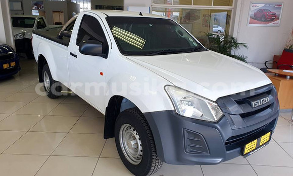 Nunua Ilio tumika Isuzu KB Nyeupe Gari ndani ya Beitbridge nchini Matabeleland Kusini