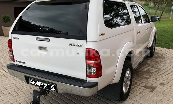 Acheter Occasion Voiture Toyota Hilux Blanc à Beitbridge, Matabeleland South Acheter Occasion Voiture Toyota Hilux Blanc à Beitbridge, Matabeleland South