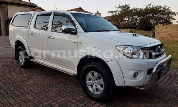 Acheter Occasion Voiture Toyota Hilux Blanc à Beitbridge, Matabeleland South Acheter Occasion Voiture Toyota Hilux Blanc à Beitbridge, Matabeleland South