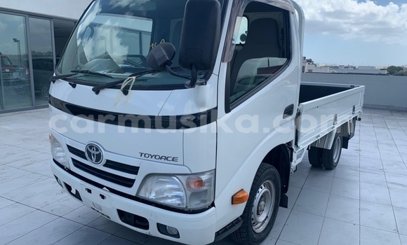 Buy Used Toyota Dyna White Truck in Beitbridge in Matabeleland South Buy Used Toyota Dyna White Truck in Beitbridge in Matabeleland South