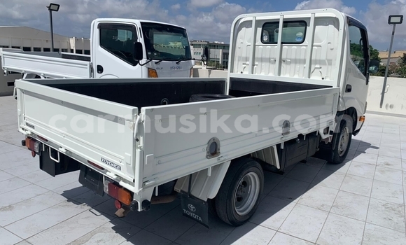 Buy Used Toyota Dyna White Truck in Beitbridge in Matabeleland South Buy Used Toyota Dyna White Truck in Beitbridge in Matabeleland South