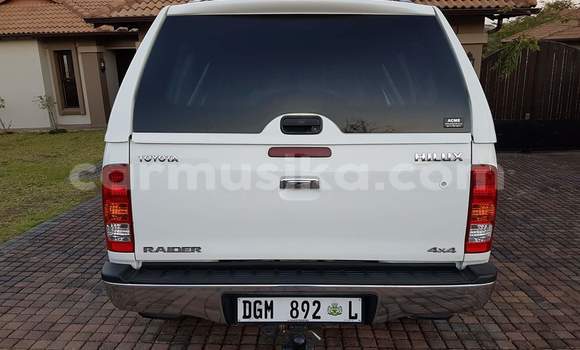 Acheter Occasion Voiture Toyota Hilux Blanc à Beitbridge, Matabeleland South Acheter Occasion Voiture Toyota Hilux Blanc à Beitbridge, Matabeleland South