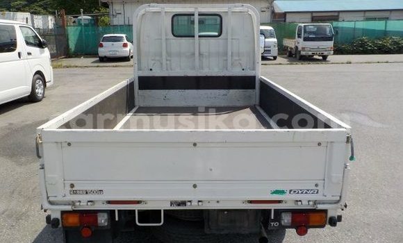 Acheter Occasion Utilitaire Toyota Dyna Blanc à Beitbridge, Matabeleland South Acheter Occasion Utilitaire Toyota Dyna Blanc à Beitbridge, Matabeleland South