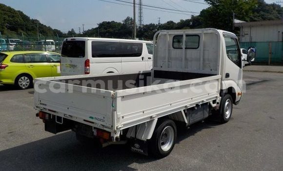 Acheter Occasion Utilitaire Toyota Dyna Blanc à Beitbridge, Matabeleland South Acheter Occasion Utilitaire Toyota Dyna Blanc à Beitbridge, Matabeleland South