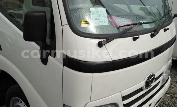 Acheter Occasion Utilitaire Toyota Dyna Blanc à Beitbridge, Matabeleland South Acheter Occasion Utilitaire Toyota Dyna Blanc à Beitbridge, Matabeleland South