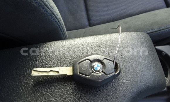 Acheter Occasion Voiture BMW 3–Series Bleu à Beitbridge, Matabeleland South Acheter Occasion Voiture BMW 3–Series Bleu à Beitbridge, Matabeleland South