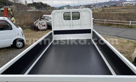 Nunua Ilio tumika Toyota Dyna Nyeupe Lori ndani ya Beitbridge nchini Matabeleland Kusini Nunua Ilio tumika Toyota Dyna Nyeupe Lori ndani ya Beitbridge nchini Matabeleland Kusini