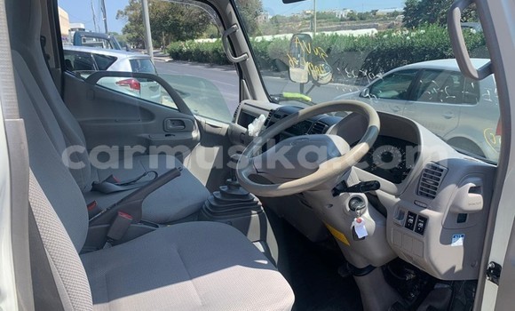 Acheter Occasion Utilitaire Toyota Dyna Blanc à Beitbridge, Matabeleland South Acheter Occasion Utilitaire Toyota Dyna Blanc à Beitbridge, Matabeleland South