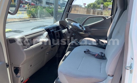 Acheter Occasion Utilitaire Toyota Dyna Blanc à Beitbridge, Matabeleland South Acheter Occasion Utilitaire Toyota Dyna Blanc à Beitbridge, Matabeleland South