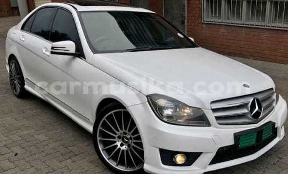 Acheter Occasion Voiture Mercedes‒Benz C–Class Blanc à Beitbridge, Matabeleland South Acheter Occasion Voiture Mercedes‒Benz C–Class Blanc à Beitbridge, Matabeleland South