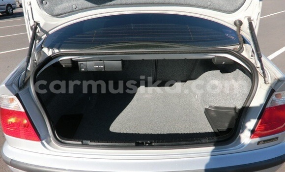 Nunua Ilio tumika BMW 3–Series Fedha Gari ndani ya Beitbridge nchini Matabeleland Kusini Nunua Ilio tumika BMW 3–Series Fedha Gari ndani ya Beitbridge nchini Matabeleland Kusini