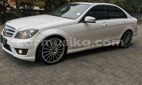 Acheter Occasion Voiture Mercedes‒Benz C–Class Blanc à Beitbridge, Matabeleland South Acheter Occasion Voiture Mercedes‒Benz C–Class Blanc à Beitbridge, Matabeleland South