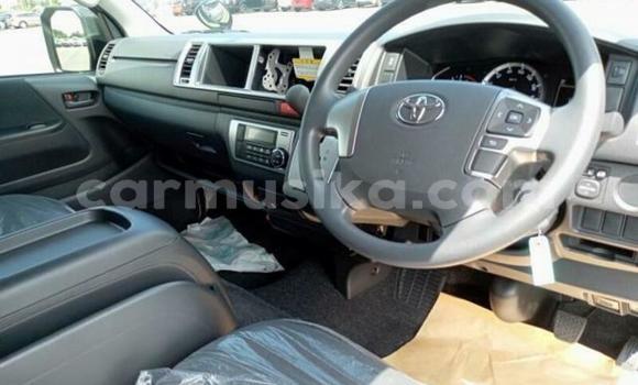 Tenga Tsaru Toyota Hiace Sirivha Mota in Beitbridge in Matabeleland South Tenga Tsaru Toyota Hiace Sirivha Mota in Beitbridge in Matabeleland South