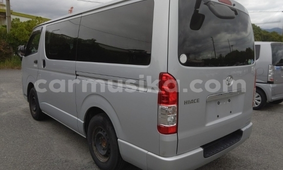 Tenga Tsaru Toyota Hiace Sirivha Mota in Beitbridge in Matabeleland South Tenga Tsaru Toyota Hiace Sirivha Mota in Beitbridge in Matabeleland South