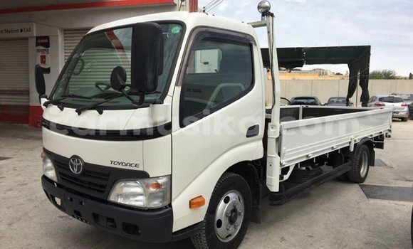 Tenga Tsaru Toyota Dyna Chena Rori in Beitbridge in Matabeleland South Tenga Tsaru Toyota Dyna Chena Rori in Beitbridge in Matabeleland South