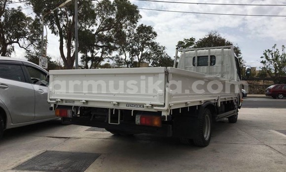 Tenga Tsaru Toyota Dyna Chena Rori in Beitbridge in Matabeleland South Tenga Tsaru Toyota Dyna Chena Rori in Beitbridge in Matabeleland South