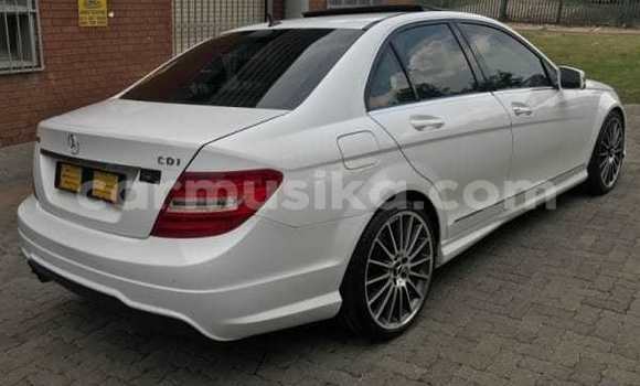 Acheter Occasion Voiture Mercedes‒Benz C–Class Blanc à Beitbridge, Matabeleland South Acheter Occasion Voiture Mercedes‒Benz C–Class Blanc à Beitbridge, Matabeleland South