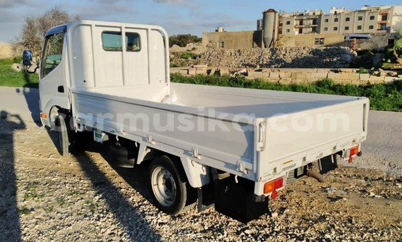 Buy Used Toyota Dyna White Truck in Beitbridge in Matabeleland South Buy Used Toyota Dyna White Truck in Beitbridge in Matabeleland South